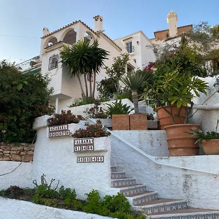 Casita Blanca, Beautiful House With Sea View Нерха