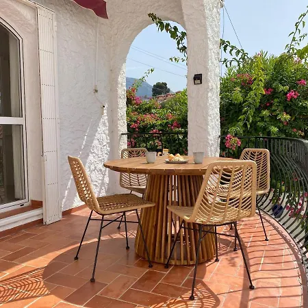 Casita Blanca, Beautiful House With Sea View Будинок відпочинку *